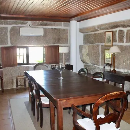 Casa Dos Esteios- Paredes Nyaraló
